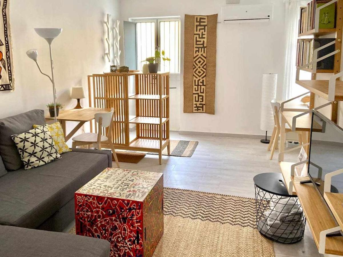 Monkeys Apartments Los Viajantes Sevilla Bagian luar foto